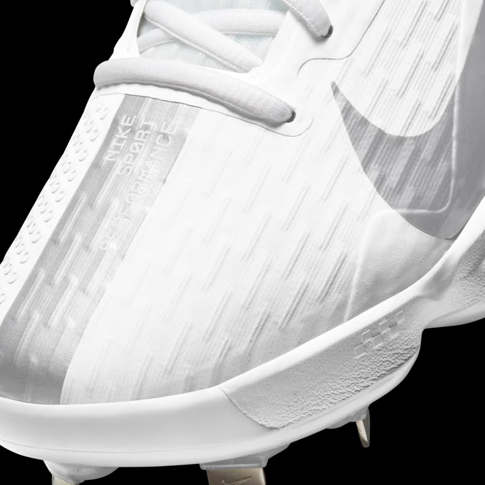 Nike Men's Force Zoom Trout 7 Pro Metal Baseball Cleats, White