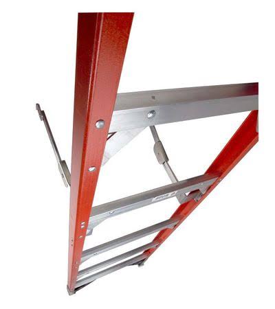 Werner 7407 7 ft Fiberglass 375 lb Capacity Stepladder IAA