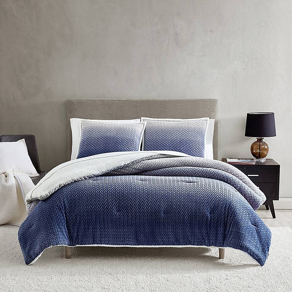 Ugg Avery 3-Piece Reversible Full/Queen Comforter Set in Navy Ombre
