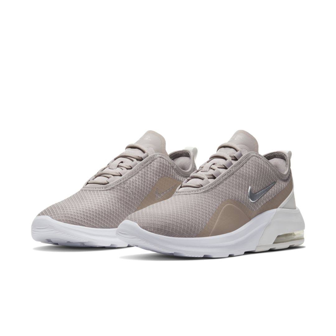Women's Nike Air Max Motion 2 Shoes