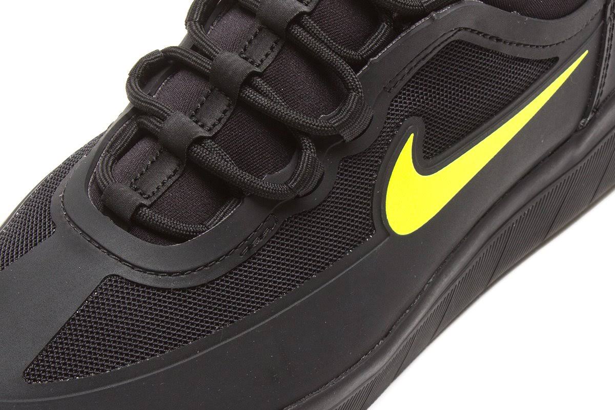 Nike SB Nyjah Free 2 Shoes - Black - 9.5