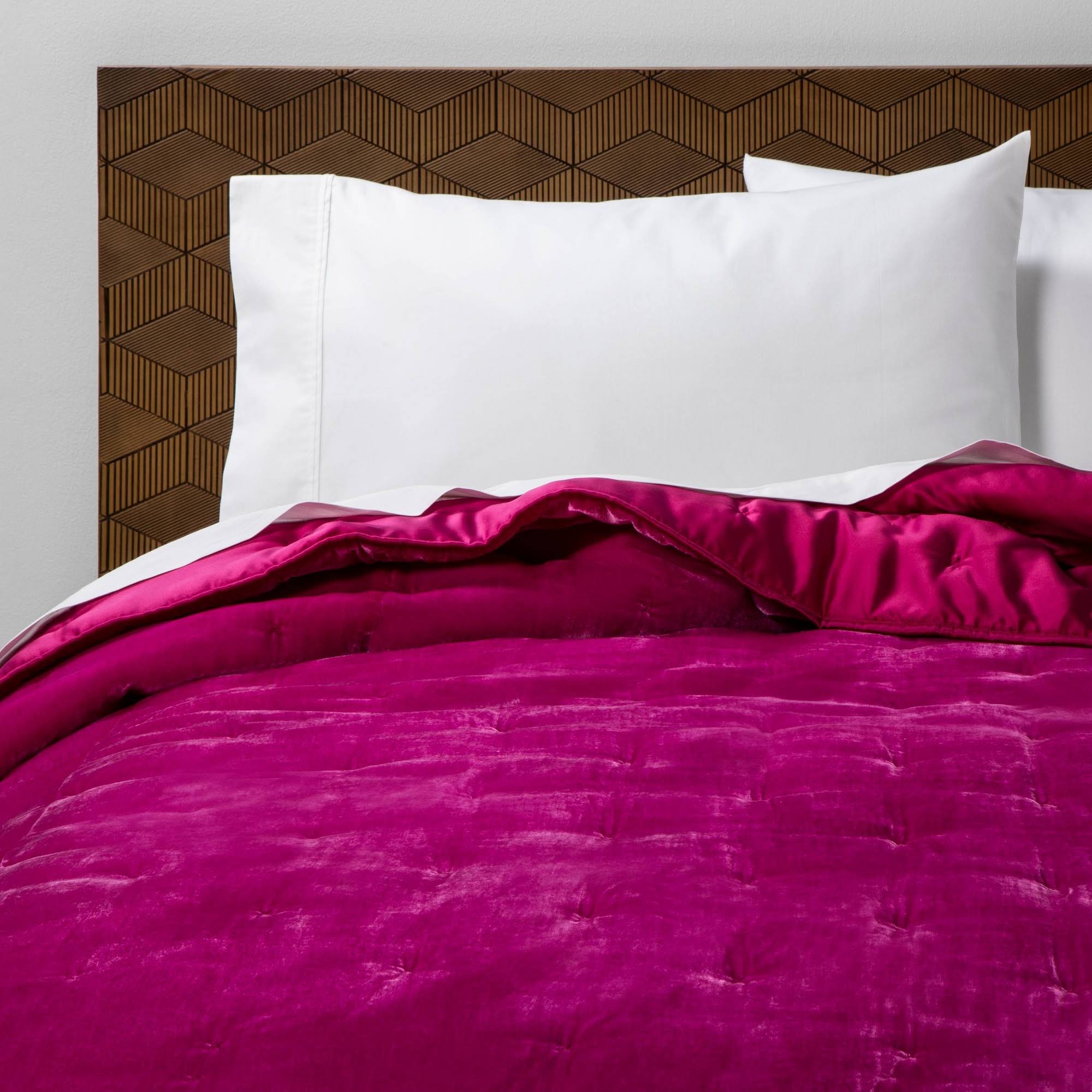 King Velvet Tufted Stitch Quilt Hot Pink - Opalhouse