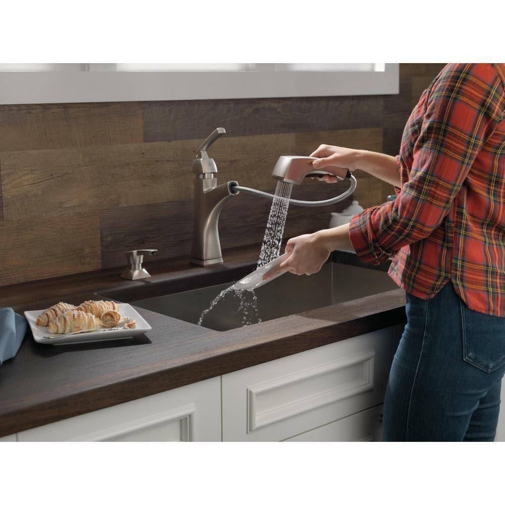 Delta Montauk Single-Handle Pull-Out Sprayer Kitchen Faucet with Soap Dispenser