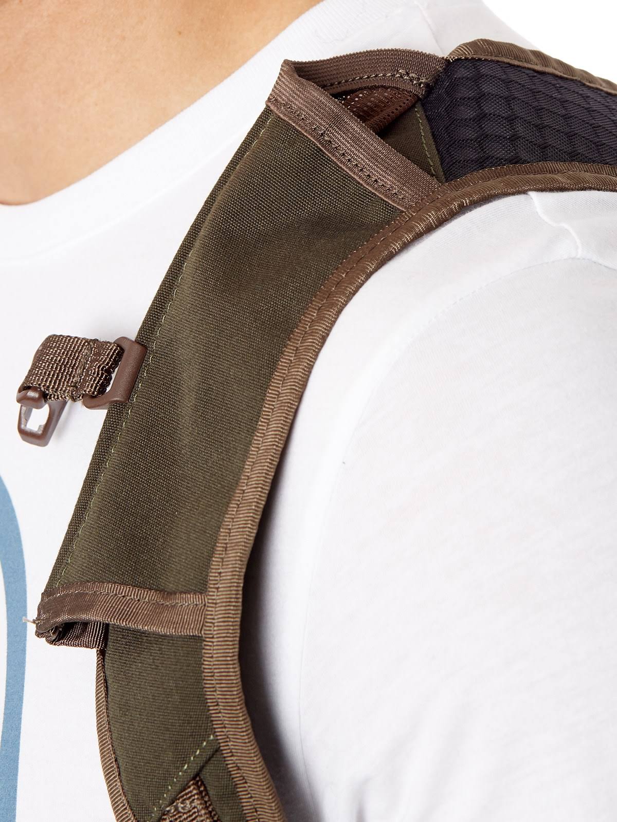 Dakine Canyon 16L Backpack - Timber