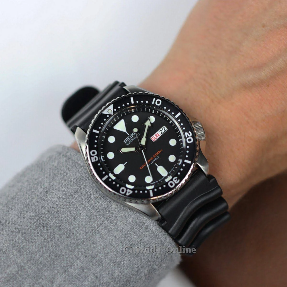 Seiko Men's SKX007J1 &Diver& Automatic Black Rubber Watch