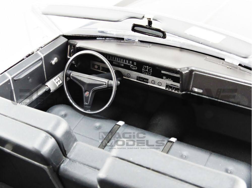 KK Scale Models - 1/18 - Cadillac DeVille Convertible - 1967