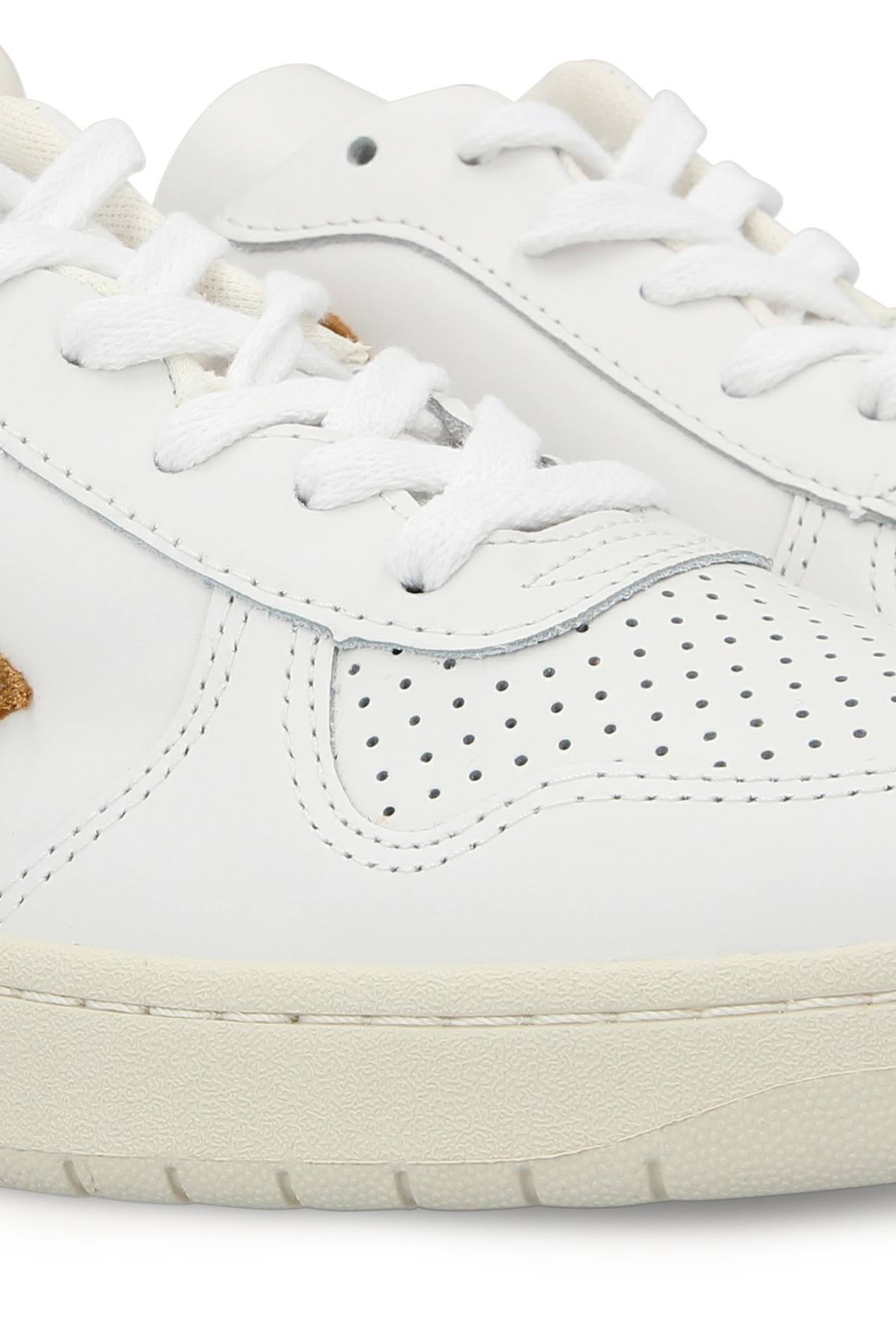 Veja Sneakers - V-10 Leather Extra White/Camel | VX022652