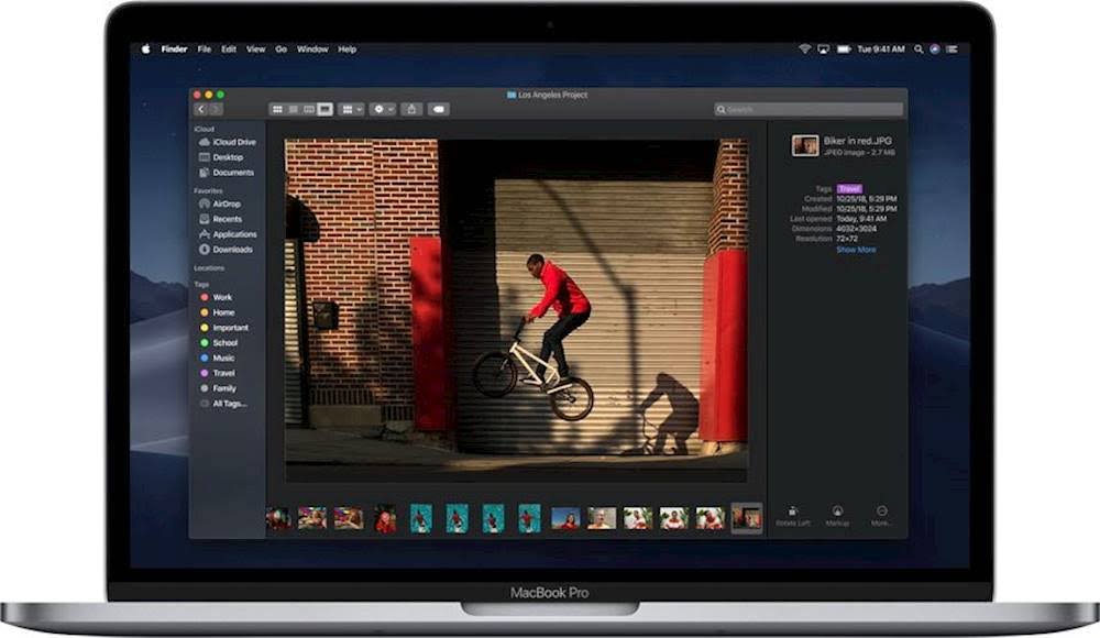 Apple MacBook Pro with Touch Bar 13.3″ Notebook - Core i5 1.4 GHz - 8 GB RAM - 1 TB SSD - Space Gray