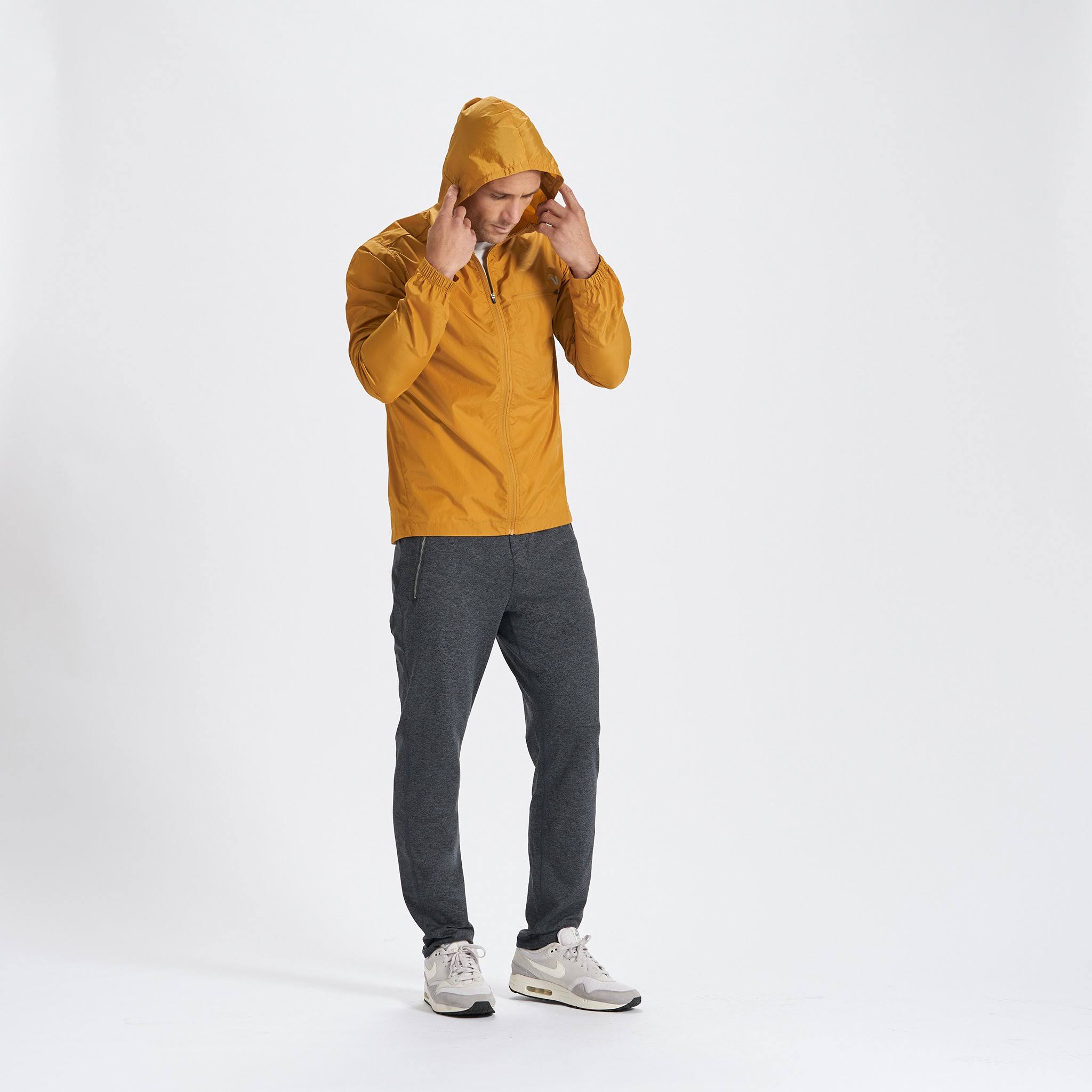 Vuori Men's Daybreak Windbreaker, Cognac / L