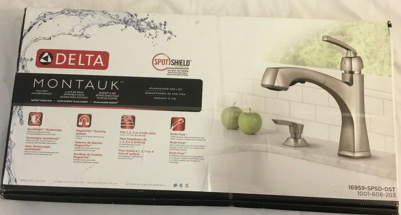 Delta Montauk Single-Handle Pull-Out Sprayer Kitchen Faucet with Soap Dispenser