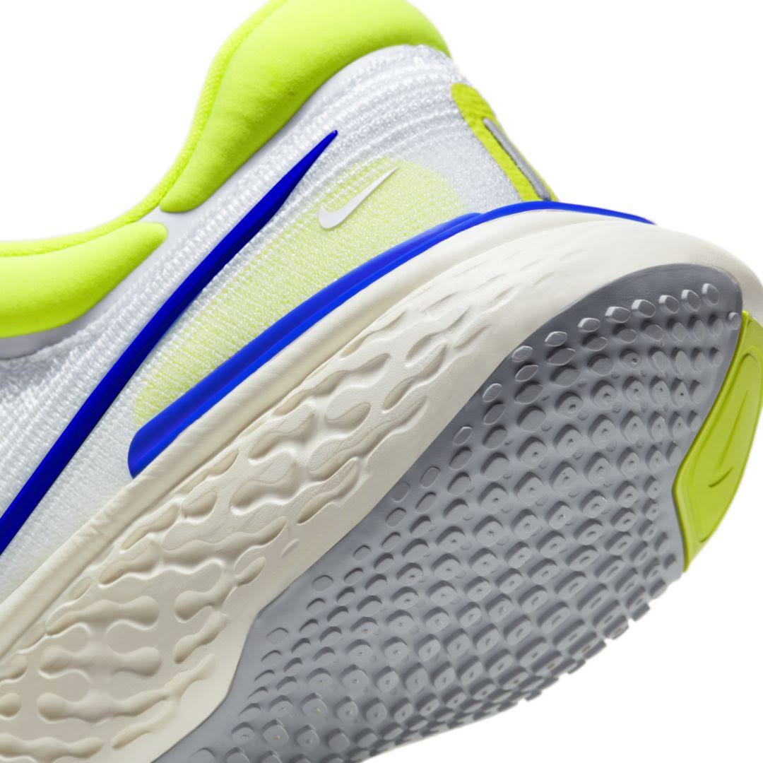 Nike Men's ZoomX Invincible Run Flyknit Running Shoes, White