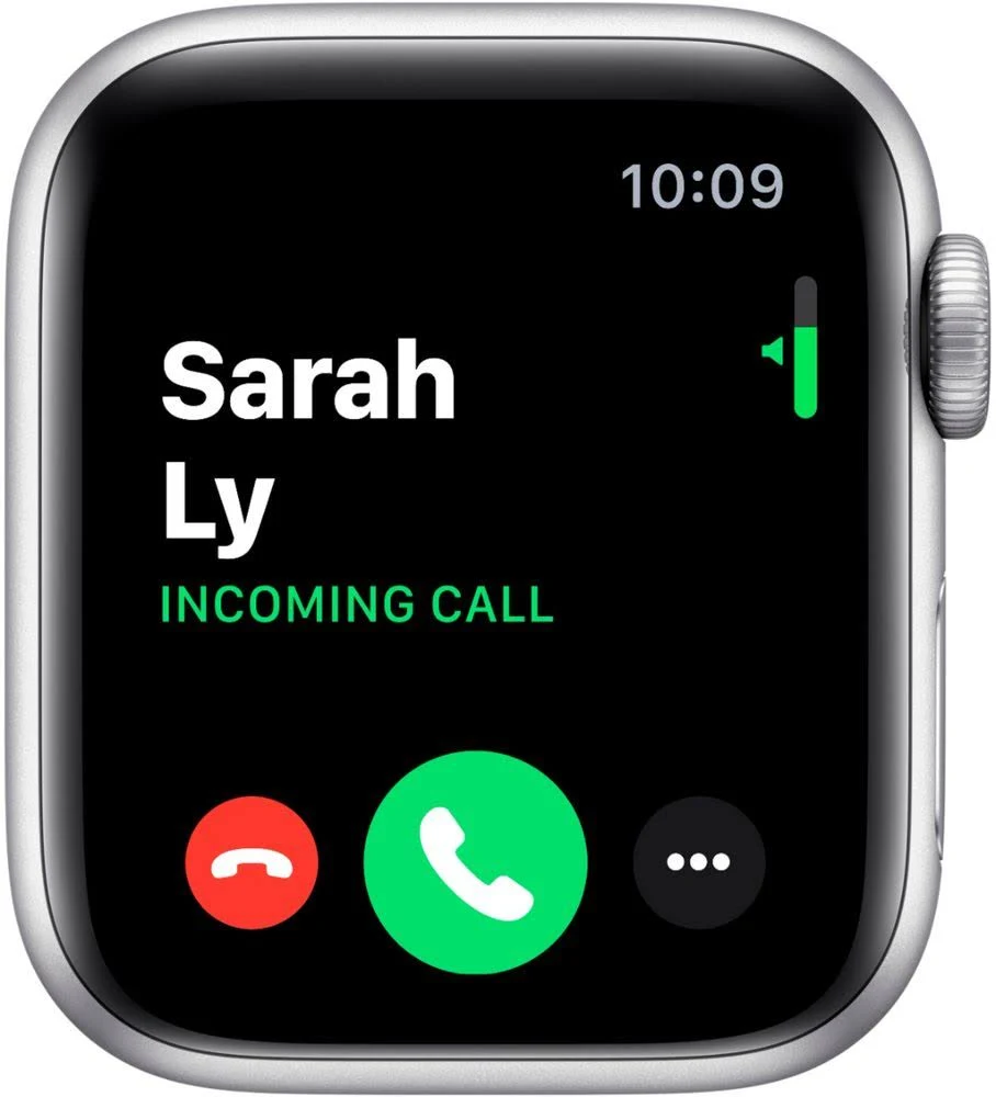 Apple Watch Series 5 - 40mm - GPS - Silver Aluminum Case - White Sport Band