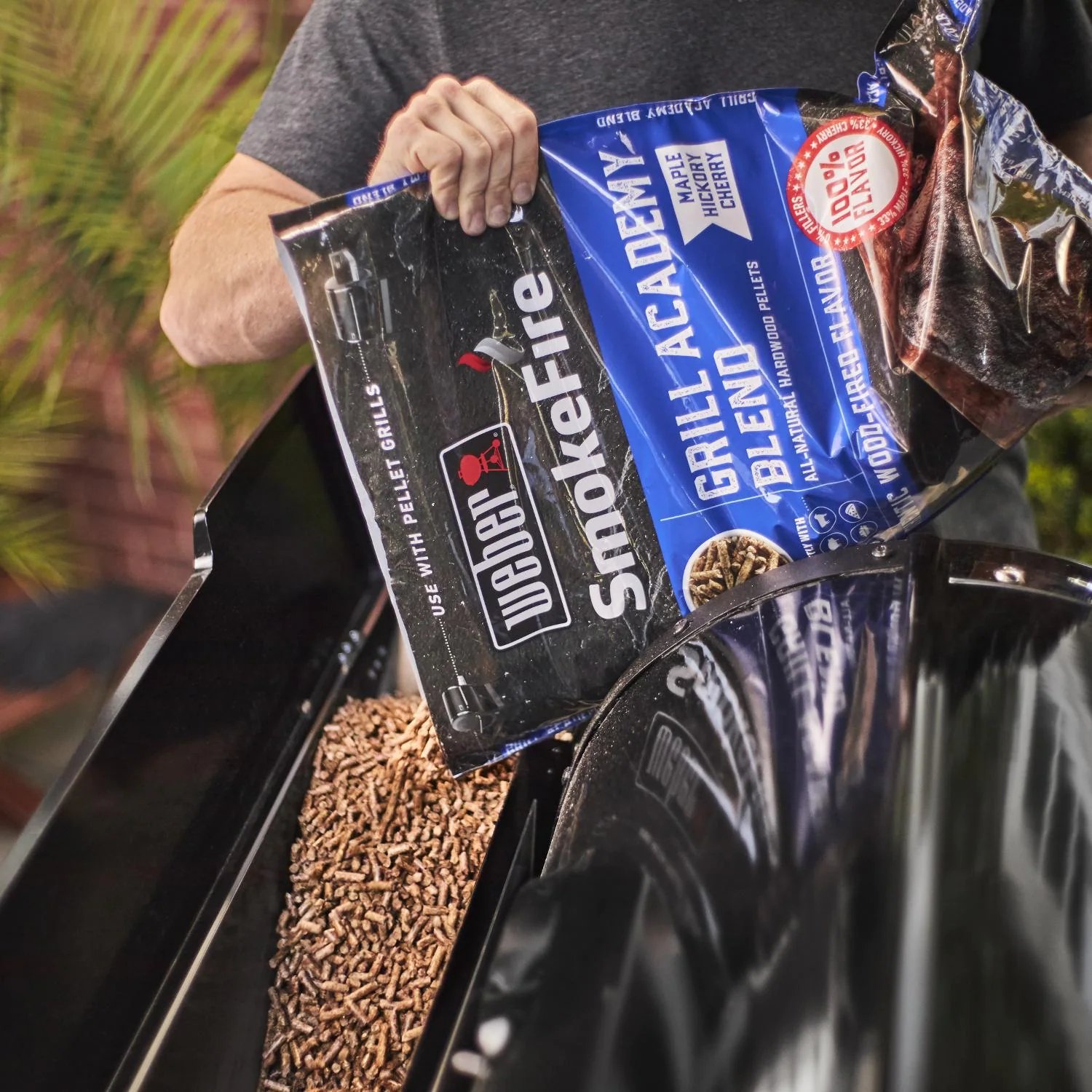 Weber SmokeFire EX4 Gen 2 24-Inch Wi-Fi Enabled Wood Fired Pellet Grill - 22510201