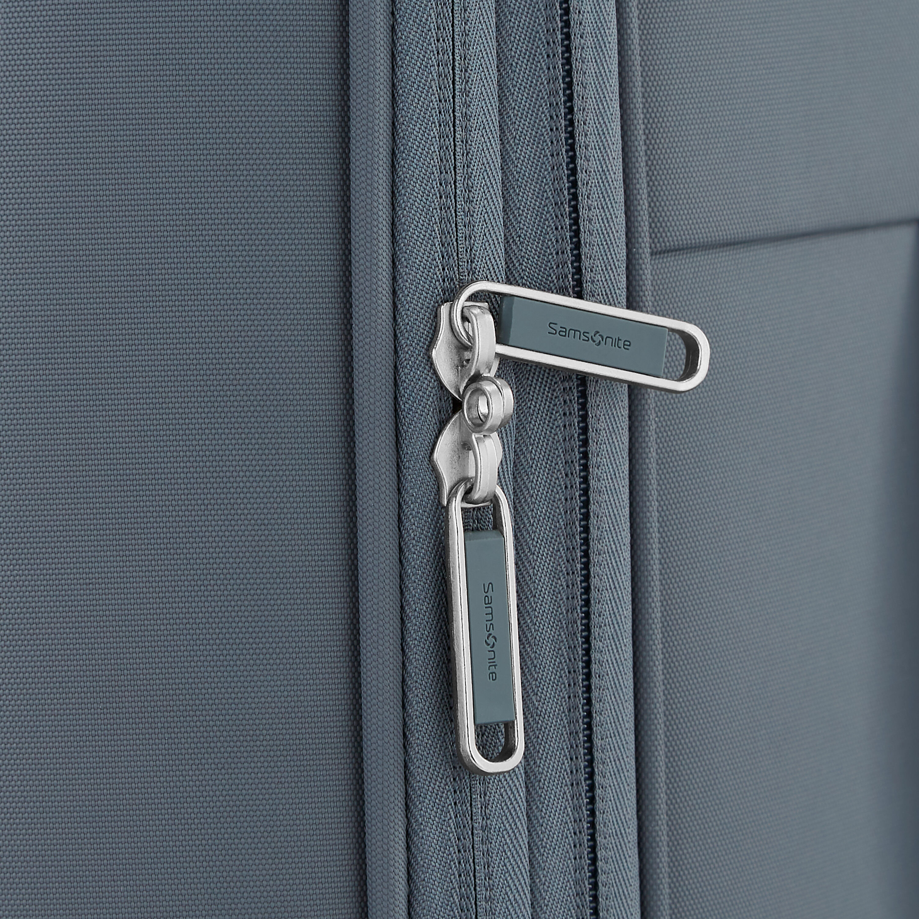 Samsonite ELEVATION PLUS SOFTSIDE LARGE EXPANDABLE SPINNER