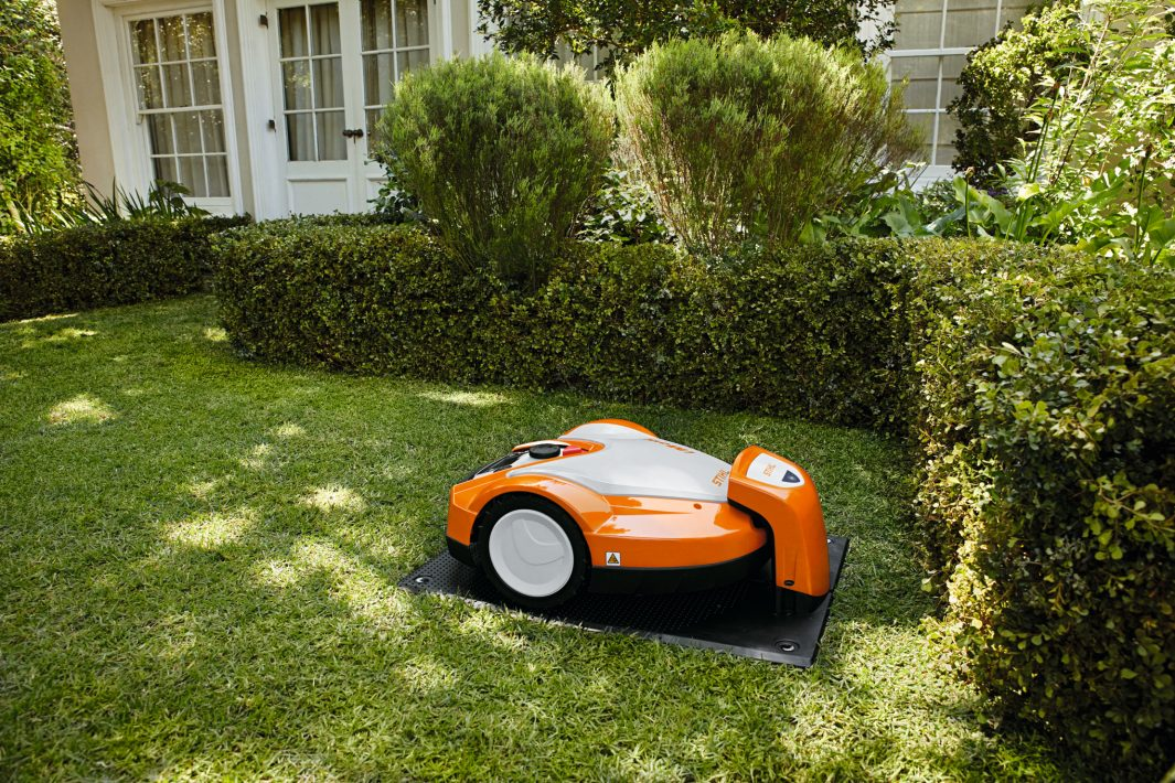 IMOW® RMI 632 ROBOTIC LAWNMOWER
