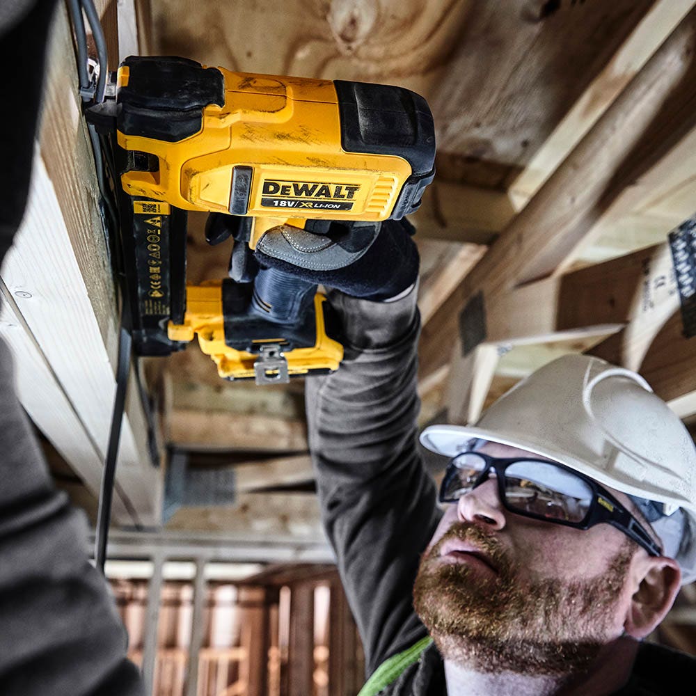 DEWALT 18V Brushless Electrician Stapler Skin DCN701N-XJ