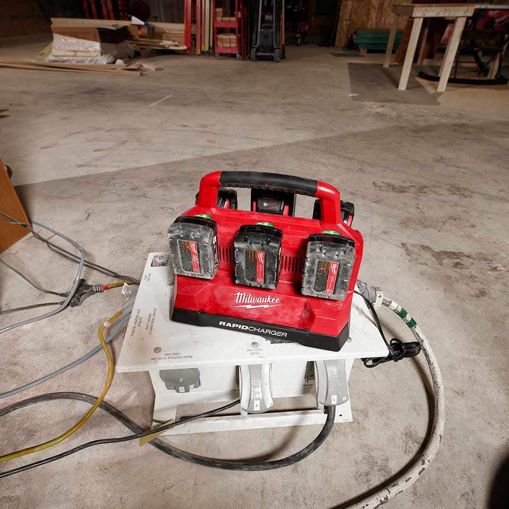 MILWAUKEE PACKOUT™ 6 Bay Rapid Charger M18PC6