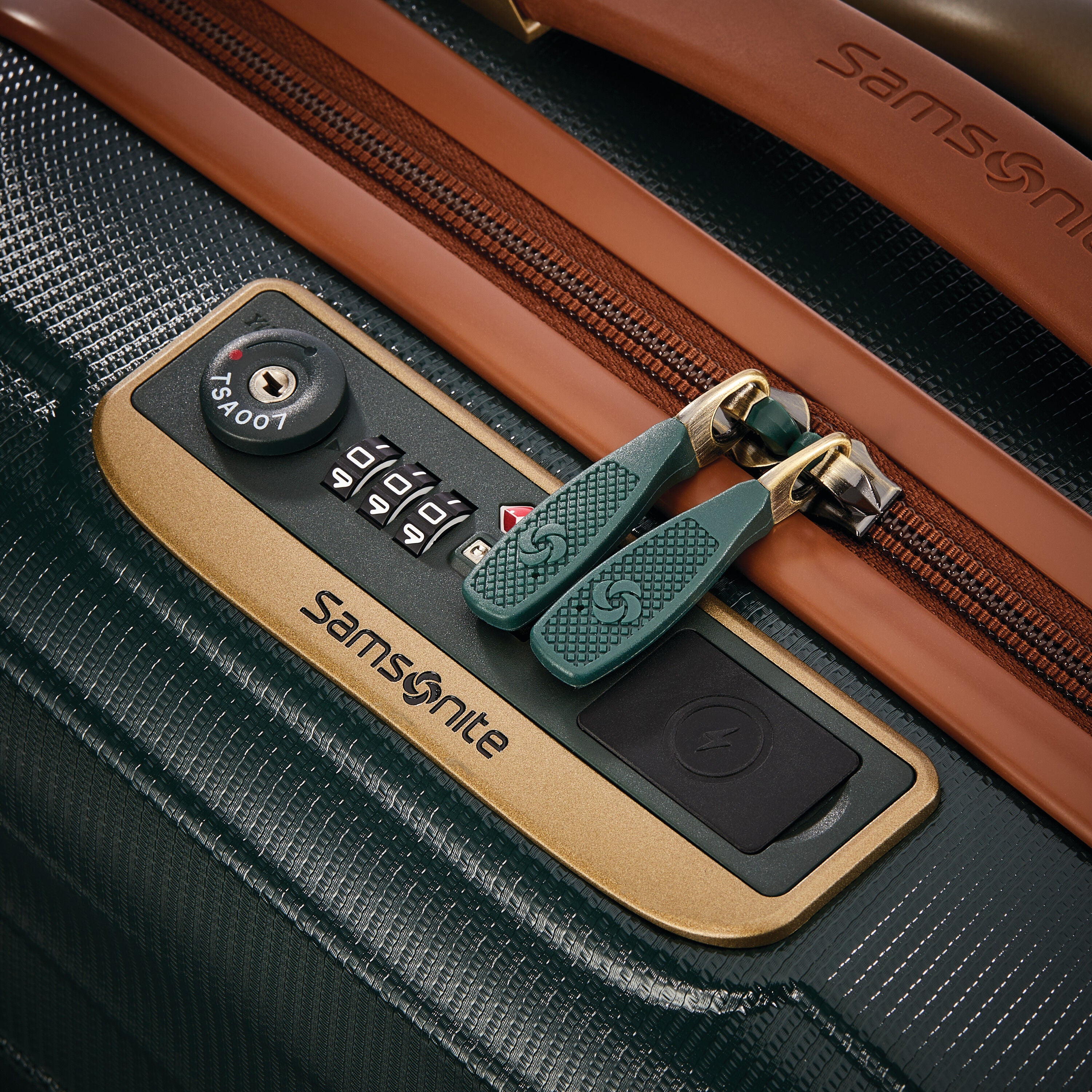 SAMSONITE STRYDE 111 22X14X9 CARRY-ON SPINNER