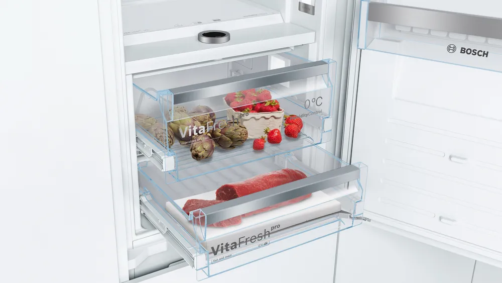 BOSCH Integrated Fridge Freezer [Energy Class E]