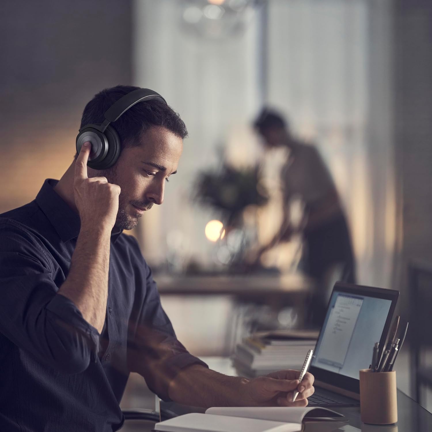 Bang & Olufsen Beoplay HX - Wireless Bluetooth Over-Ear Active Noise Cancelling Headphones with Microphone - Gold Tone, One Size