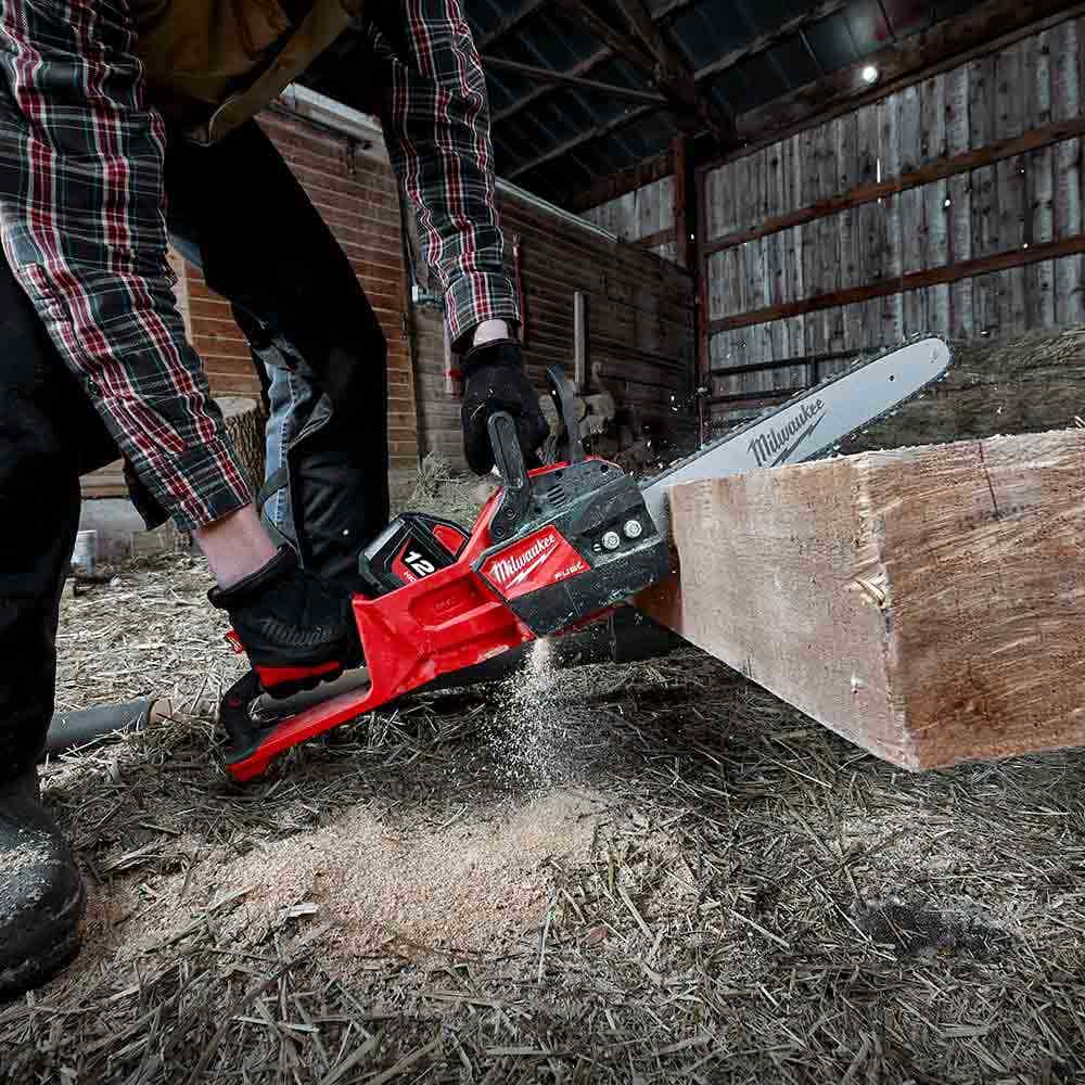 MILWAUKEE 18V FUEL™ 356mm Chainsaw Skin M18FCHS140