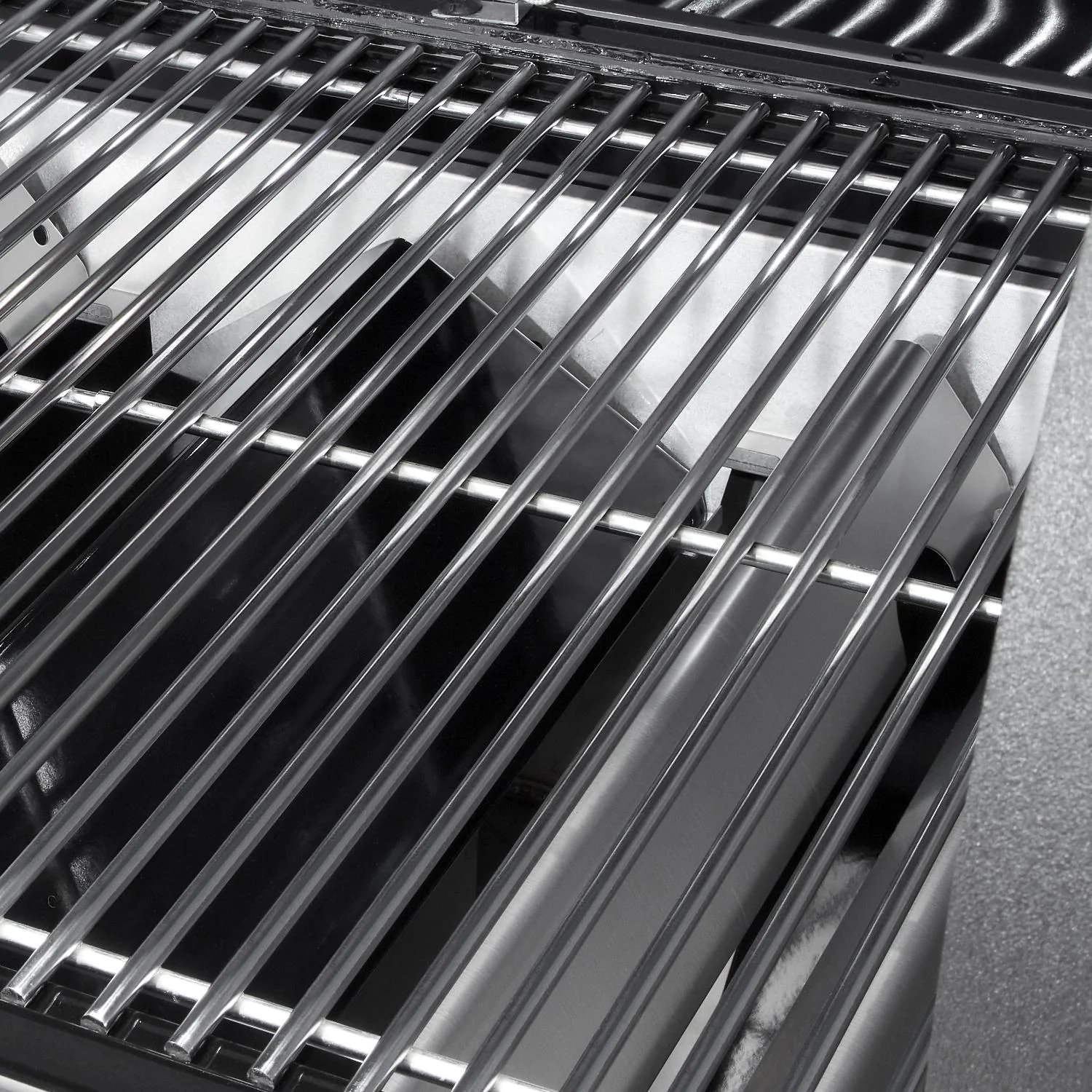 Weber SmokeFire EX4 Gen 2 24-Inch Wi-Fi Enabled Wood Fired Pellet Grill - 22510201