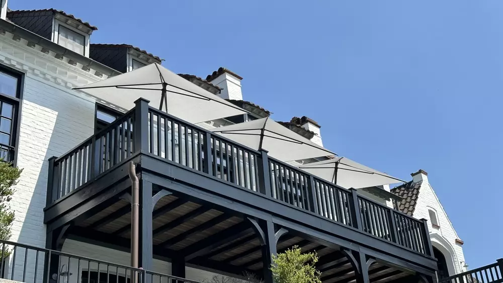 Umbrosa Nata center post umbrella with tilt square 2.3m with beige canopy and black frame