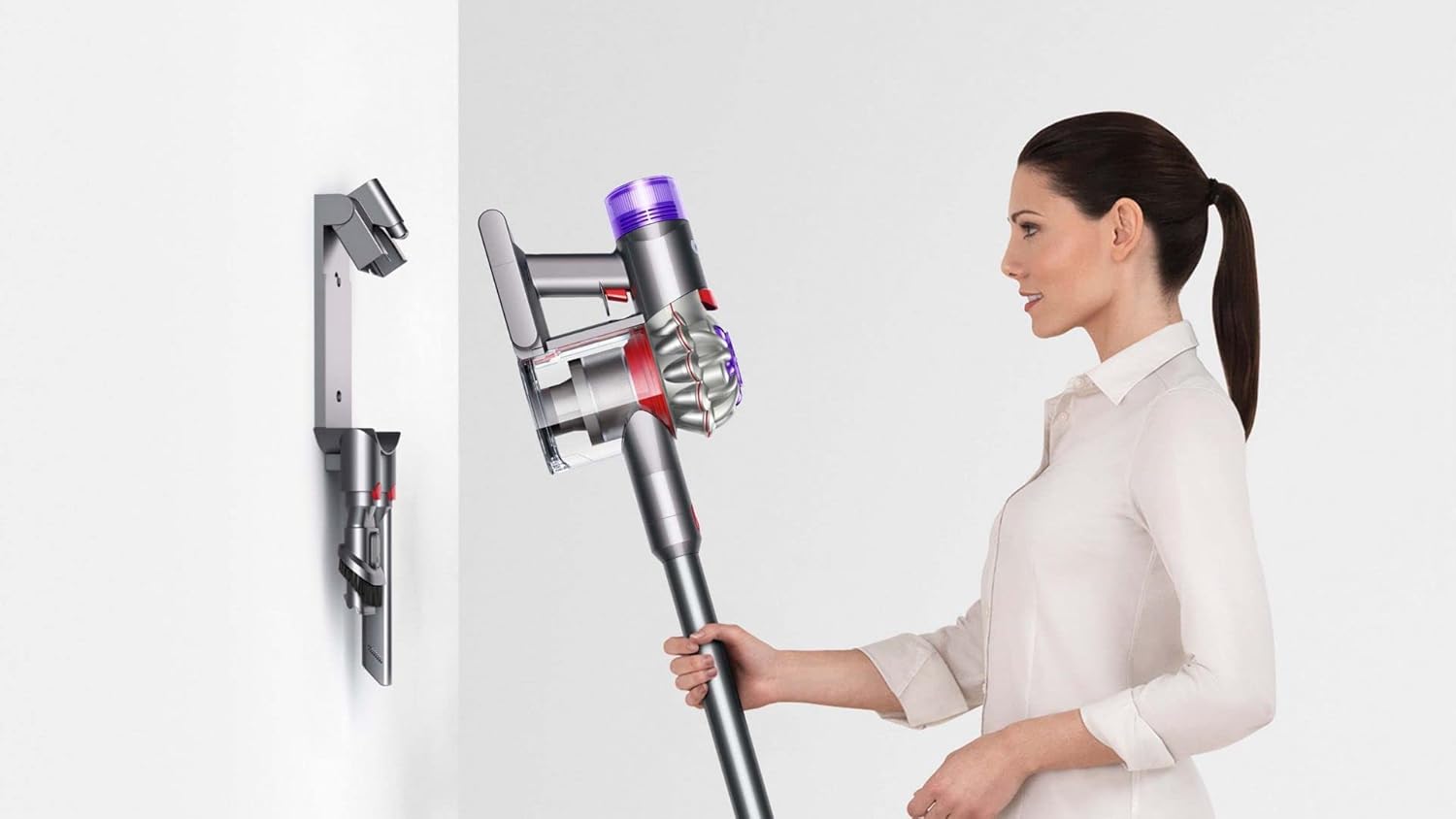 Dyson V8™ Advanced cordless stick vacuum cleaner