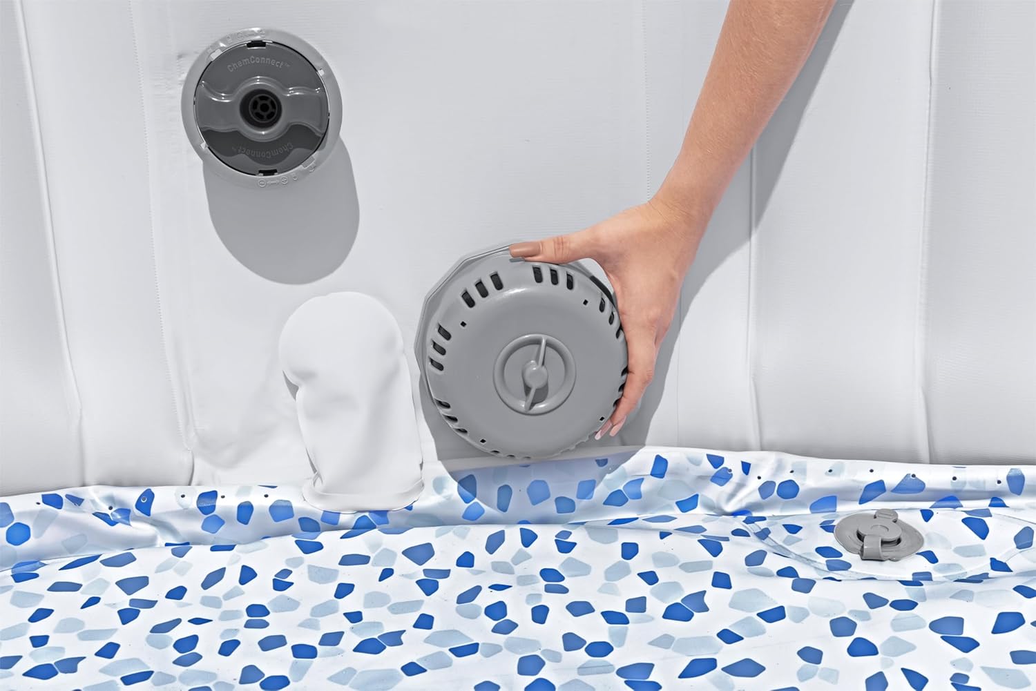 Bestway SaluSpa Barbuda UltraFit EnergySense Inflatable Hot Tub Spa (180.3 x 66 cm) | Portable Hot Tub with Energy Efficient Cover and Integrated Pump | For up to 4 People | Black