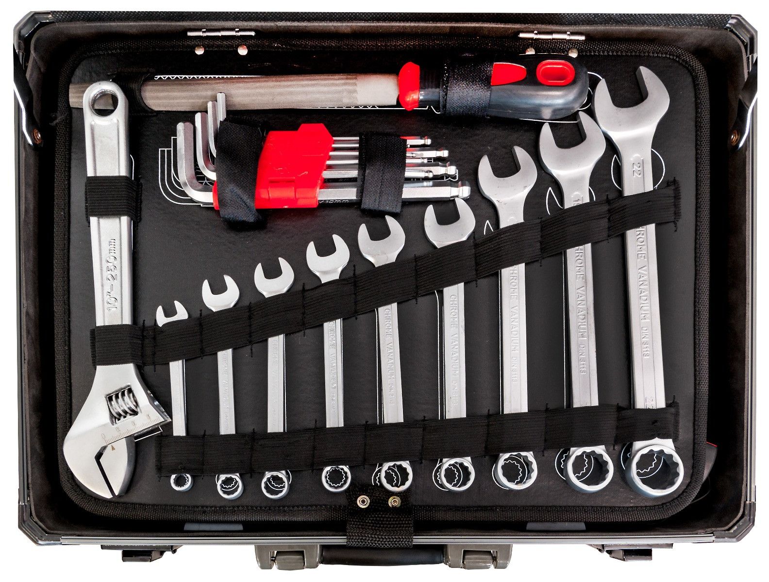 Tool case equipped with 127 pieces
