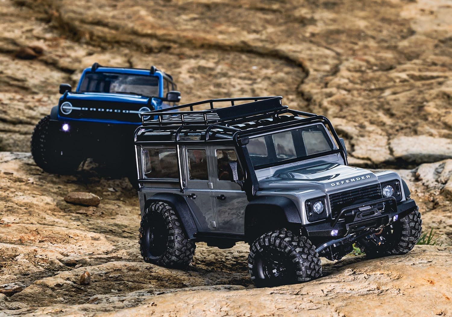 Traxxas TRX-4M Silver 1/18 4x4 LD Land Rover Defender Scale Crawler with Battery Charger 4WD RTR