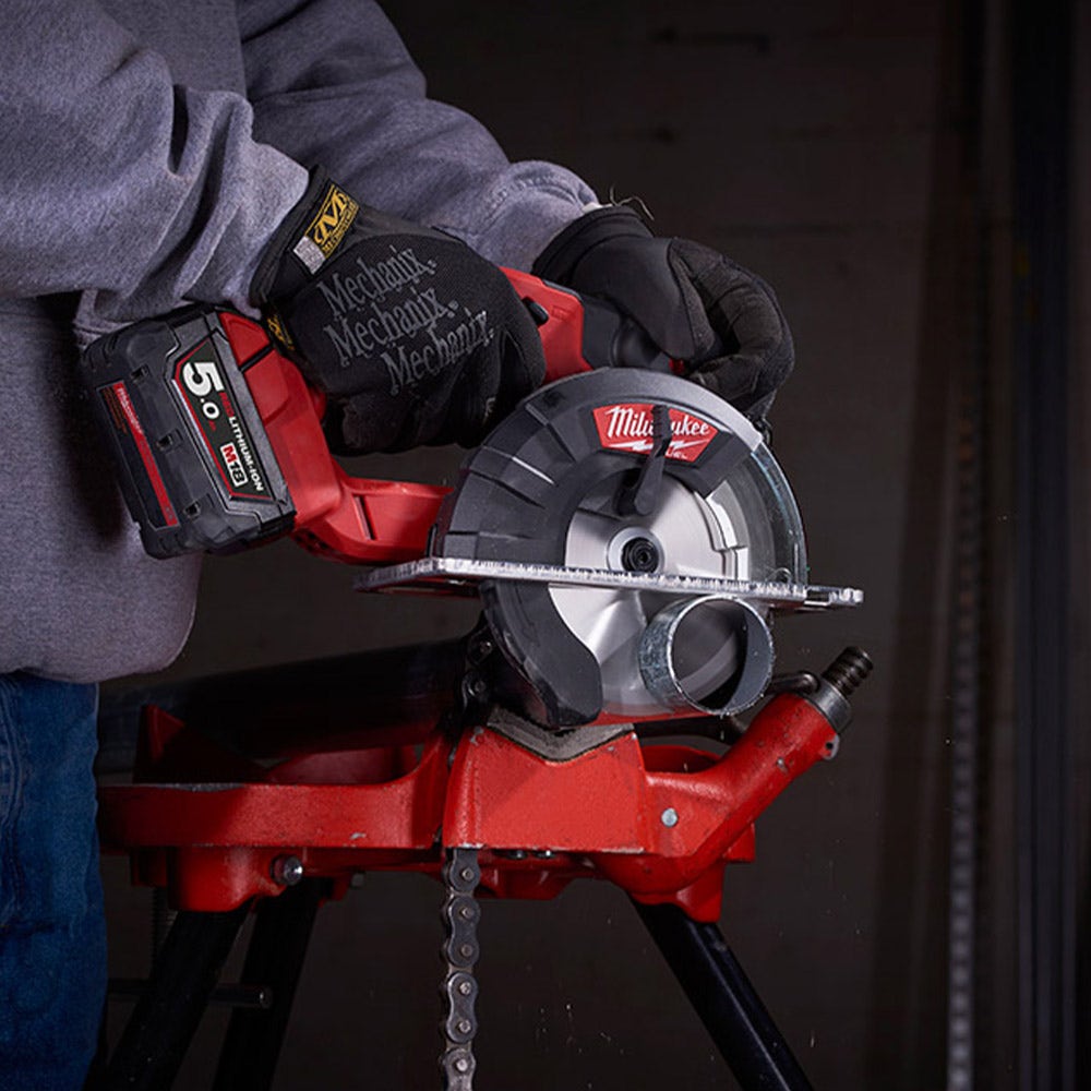 MILWAUKEE 18V Brushless 135mm Fuel Circular Saw Skin M18FMCS-0