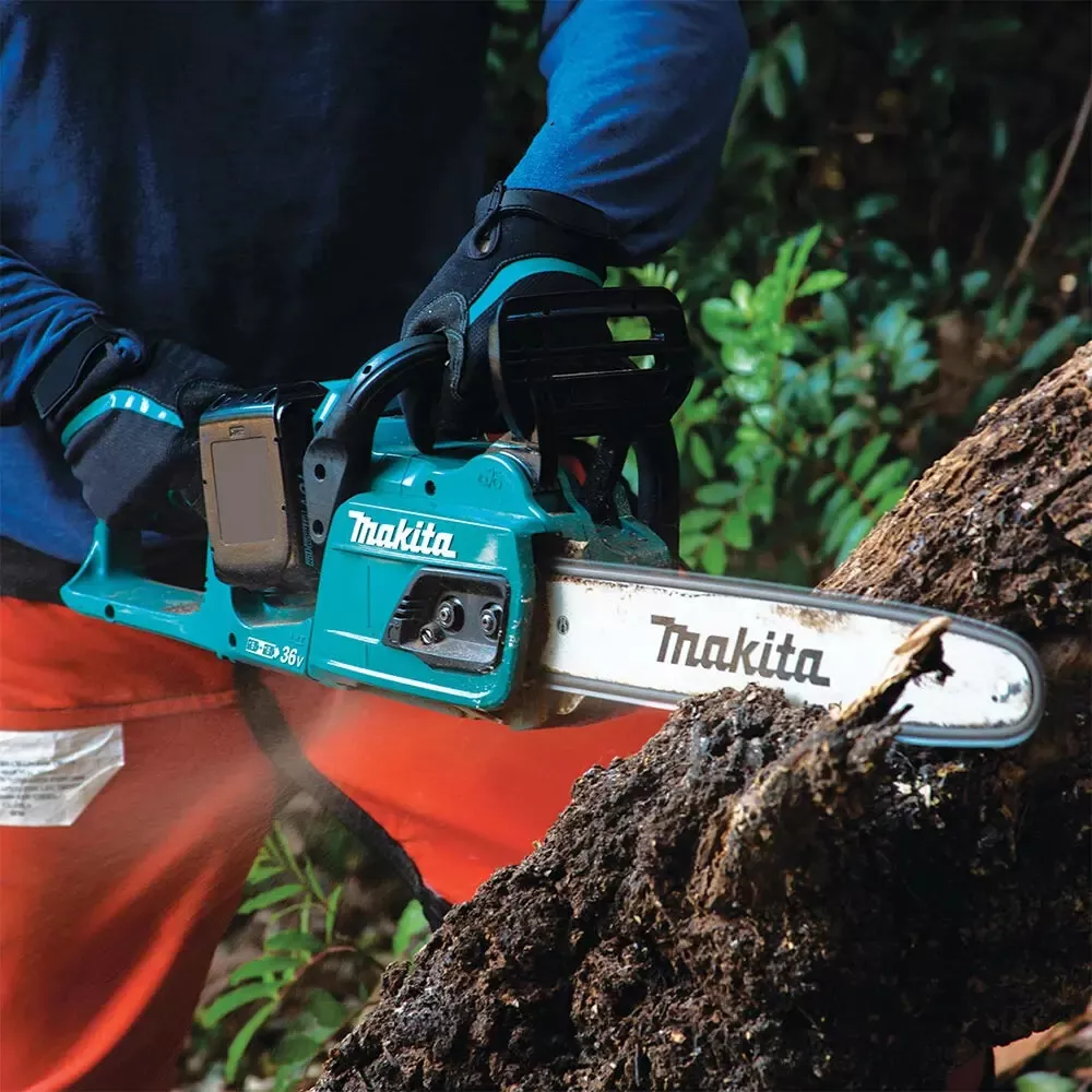MAKITA 36V (18VX2) BRUSHLESS 2 X 5.0AH 400MM CHAINSAW KIT DUC405PT2