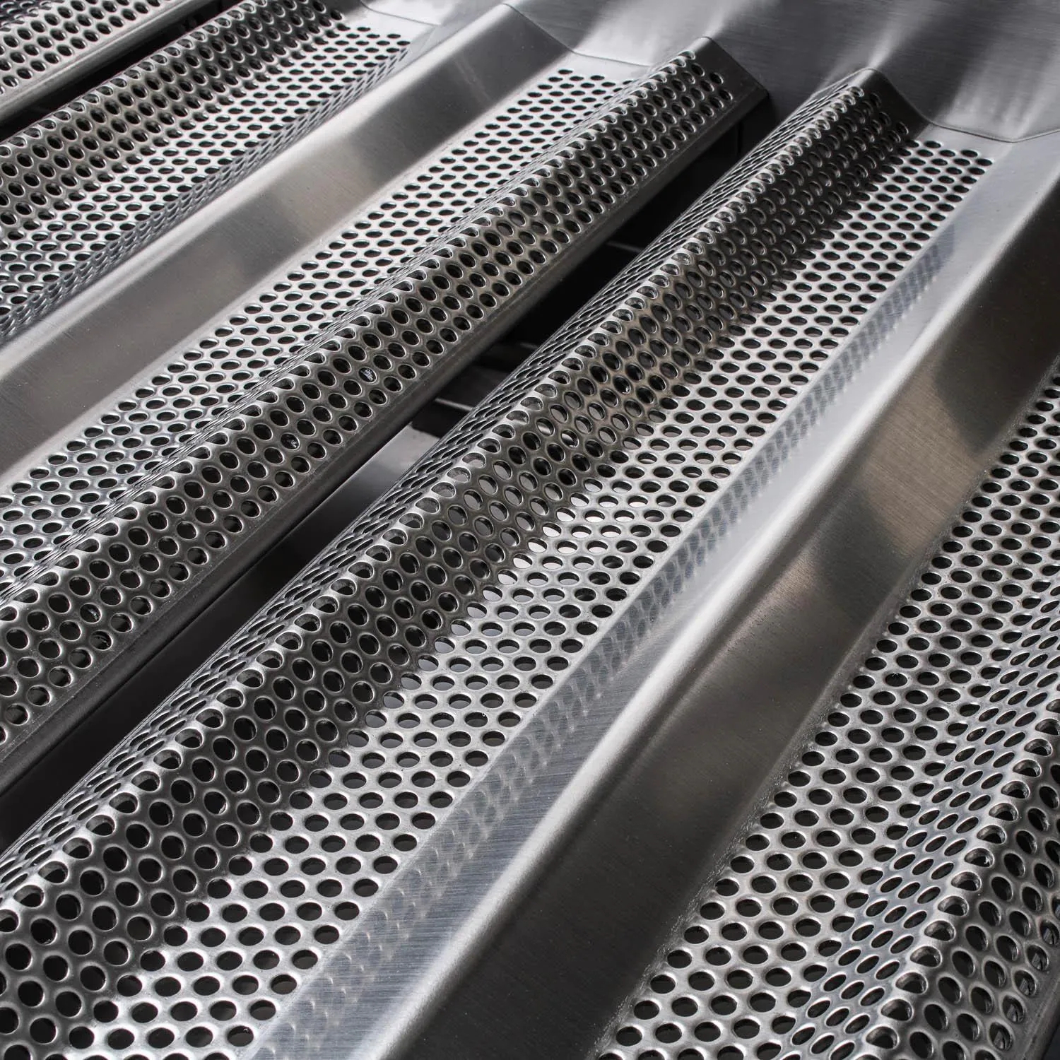 Blaze Premium LTE 40-Inch 5-Burner Propane Gas Grill With Rear Infrared Burner & Grill Lights - BLZ-5LTE2-LP