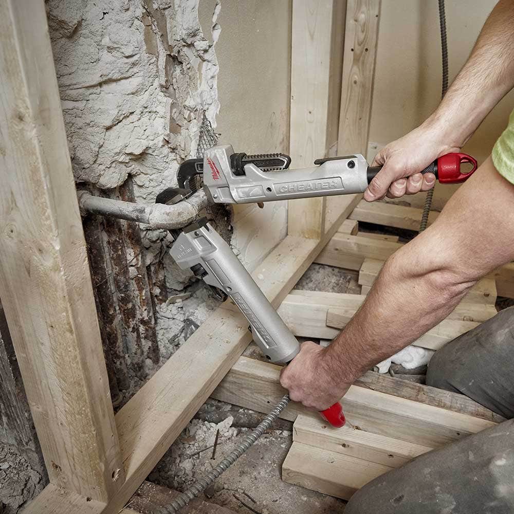 MILWAUKEE Cheater Aluminum Pipe Wrench 48227318
