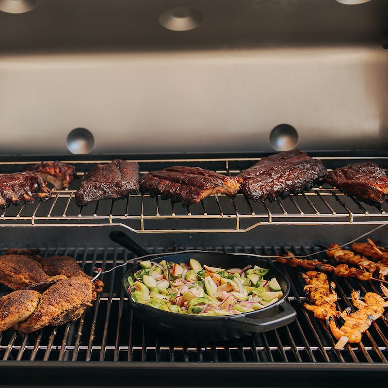 GENESIS S-335 Gas Grill