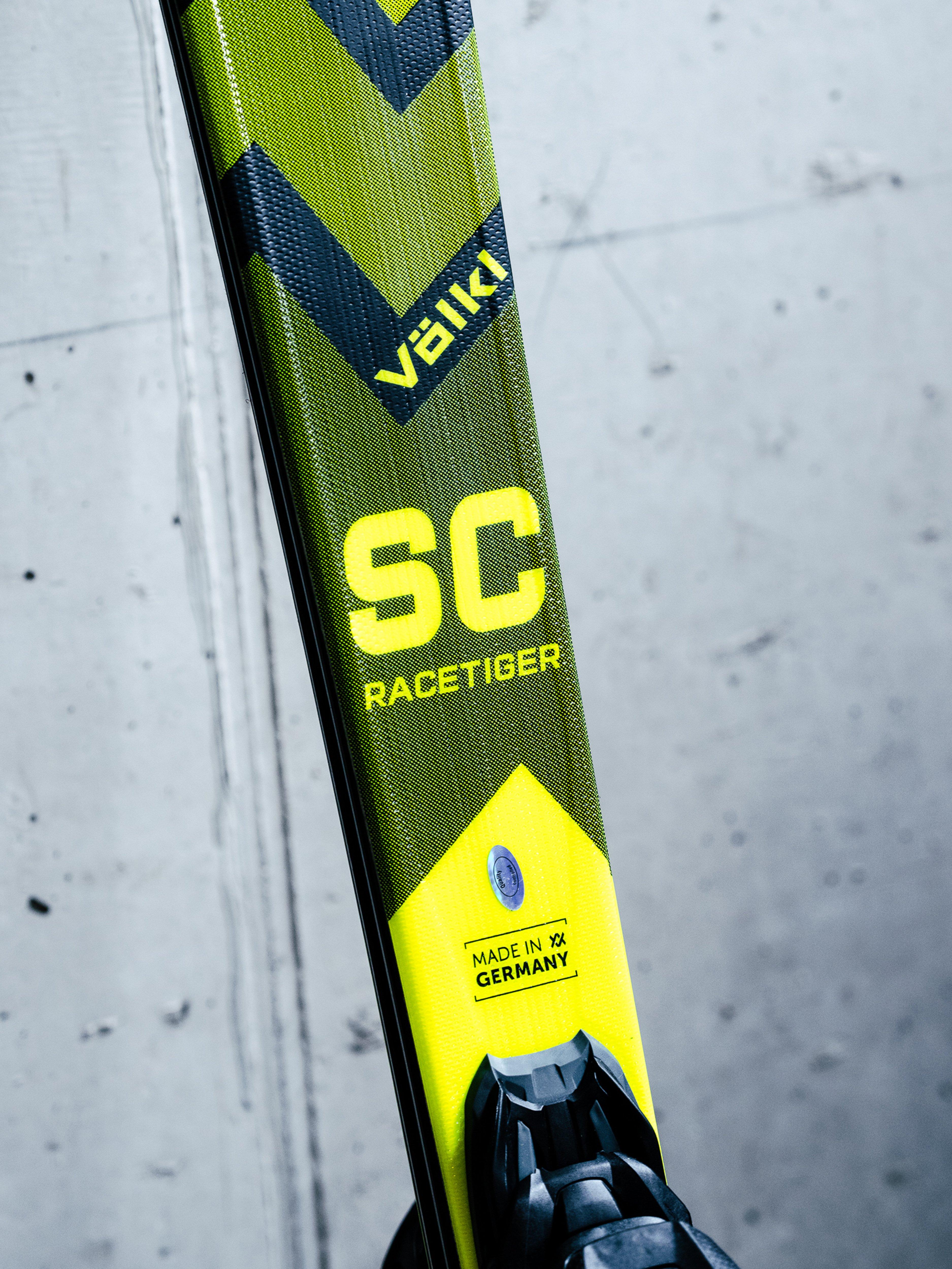 Vlkl Racetiger SC Black Skis 2025