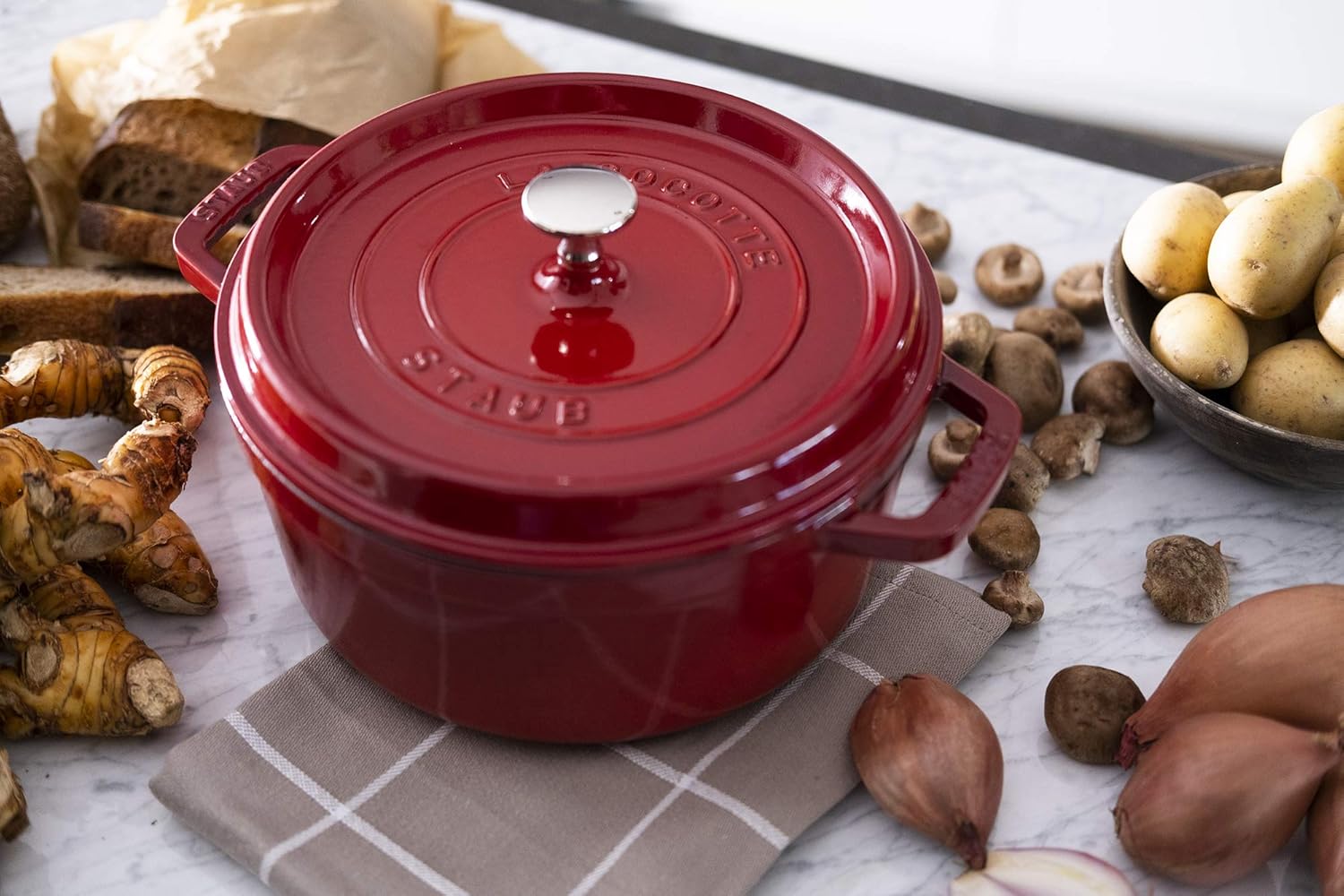 Staub 4-Quart Round Casserole 4-quart cherry