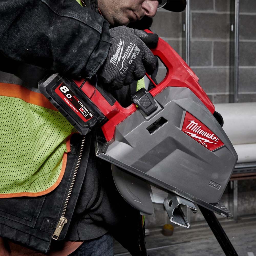 MILWAUKEE 18V FUEL™ 203mm Metal Cutting Circular Saw Skin M18FMCS66-0