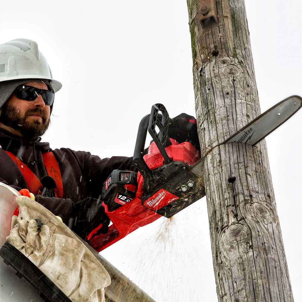 MILWAUKEE 18V FUEL™ 356mm Chainsaw Skin M18FCHS140