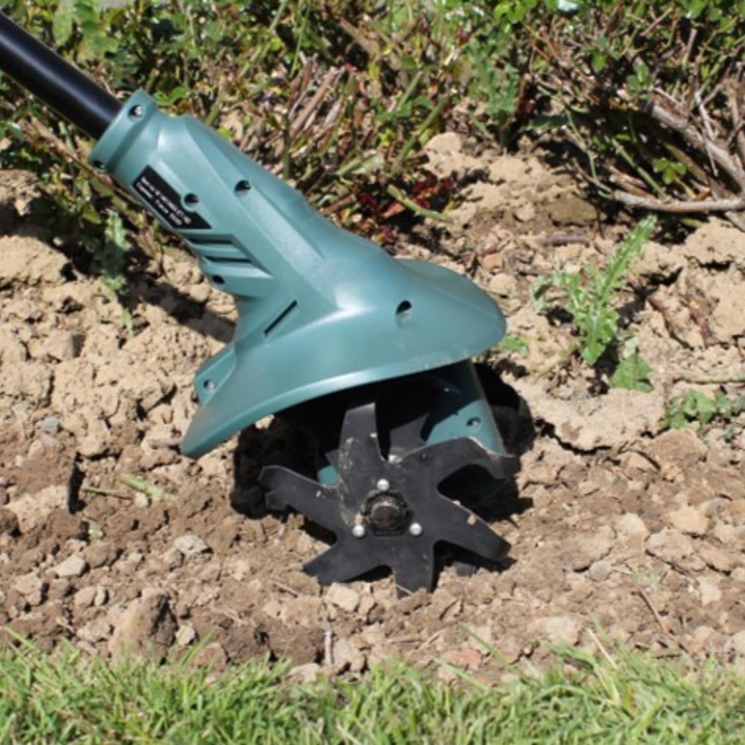 FISHTEC Wireless motor hoe with lithium battery 18 V, working width: 20 cm, working depth: 8 cm, 4 routers, ergonomic double handle, battery and charging station incl.