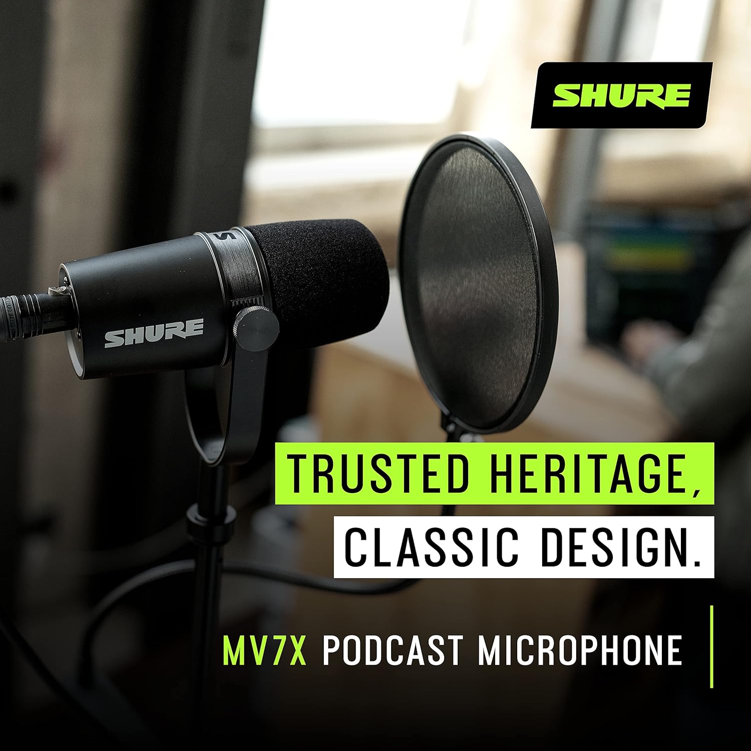 Shure MV7X XLR Podcast Microphone pour le Podcasting, l'enregistrement, la Diffusion en Direct et les Jeux, Sortie Casque Intégrée, XLR, Technologie d'isolation de la Voix - Noir