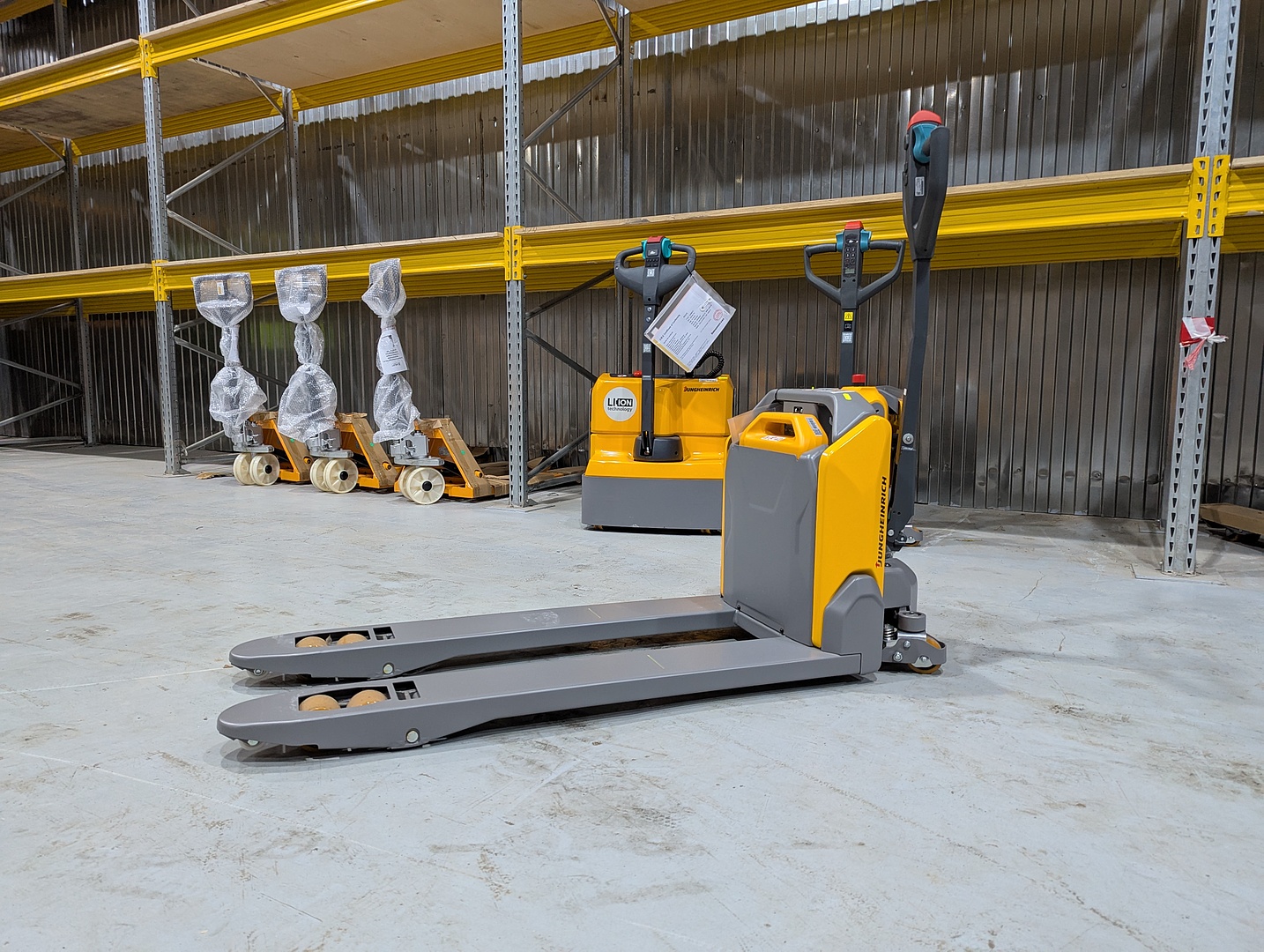Jungheinrich AME 15 Electric pallet truck