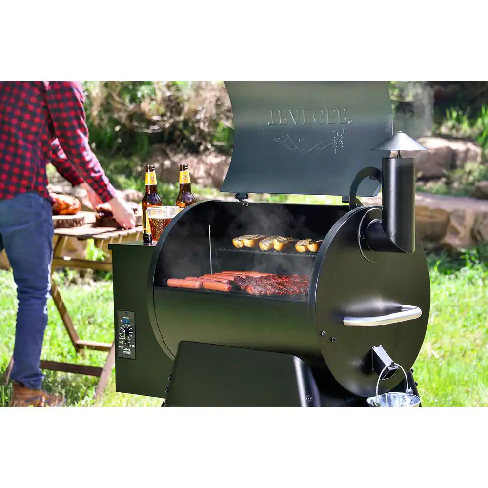 Pro Series 22 Pellet Grill in Bronze