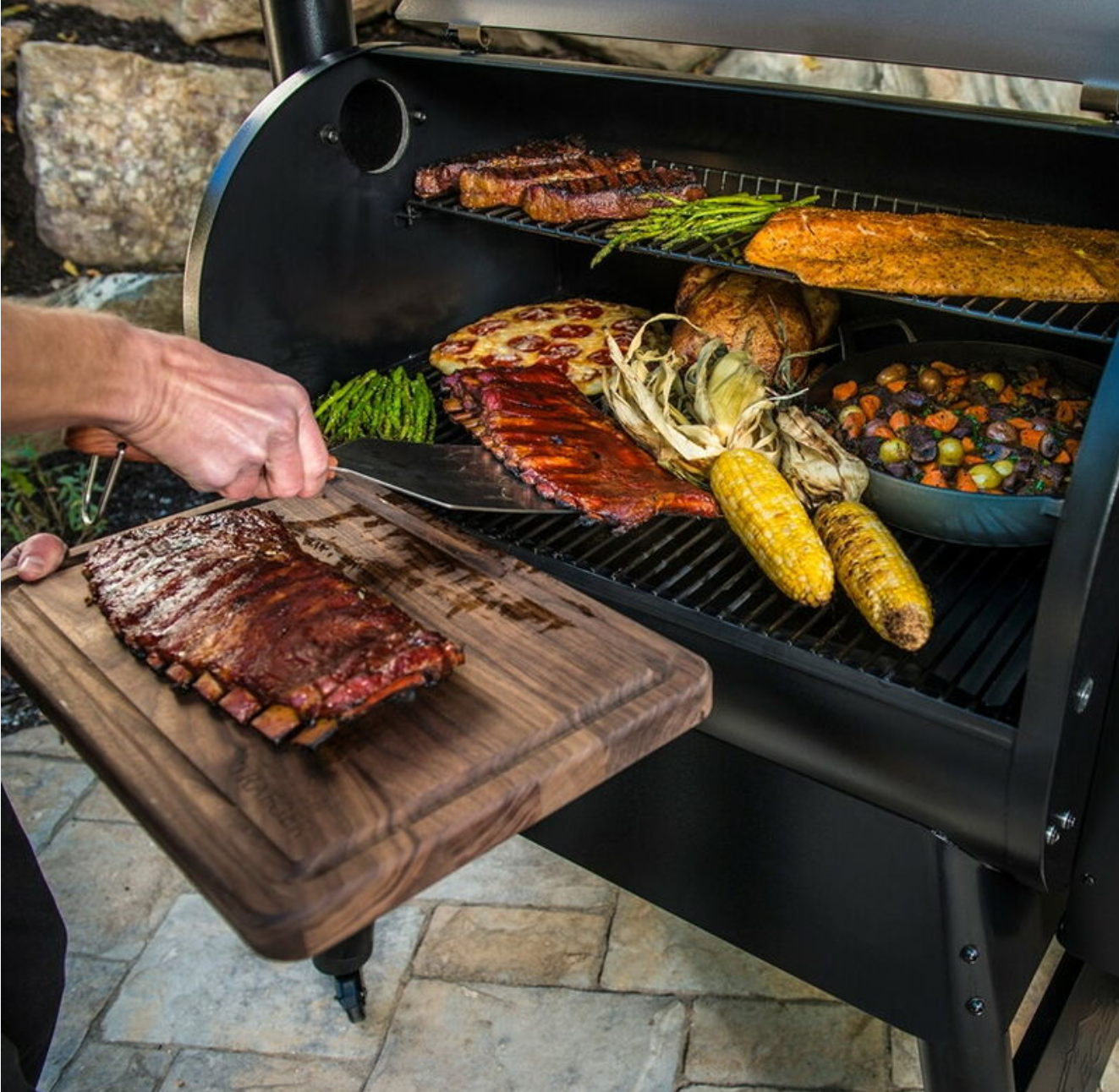 TRAEGER PRO 780 pellet barbecue - 2 grill levels - 10.5 kW - 125 x 69 x 140 cm