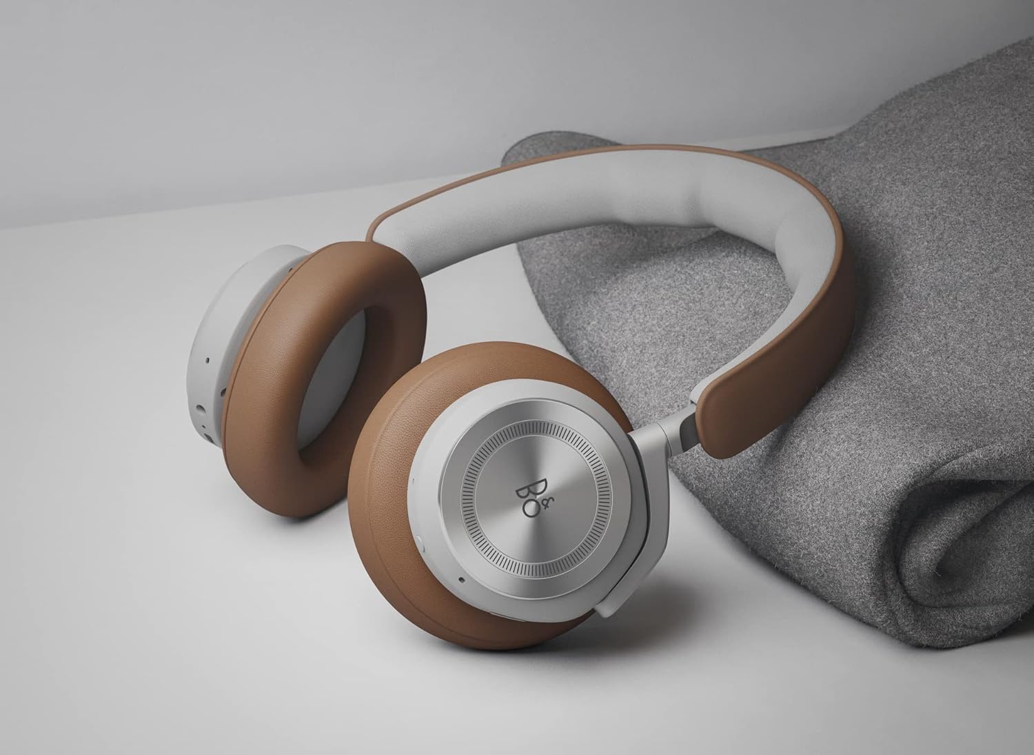 Bang & Olufsen Beoplay HX - Wireless Bluetooth Over-Ear Active Noise Cancelling Headphones with Microphone - Gold Tone, One Size