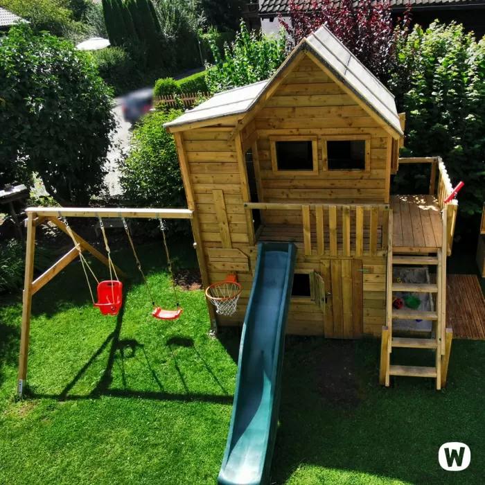 Tower playhouse Wickey Smart ArtHouse