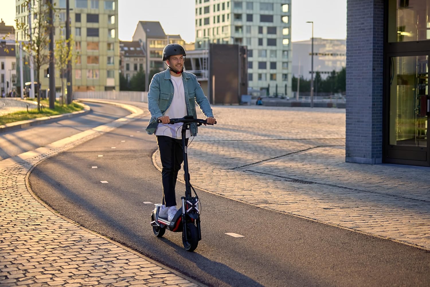 Segway ZT3 Pro D, E-Scooter mit Straßenzulassung, 70 km Eco- Reichweite, 56km Reichweite bei 20km/h, Vollfederung, 120 kg Tragfähigkeit, 25% Steigung, Apple FindMy,Offroad-Reifen, wasserfest, Ninebot