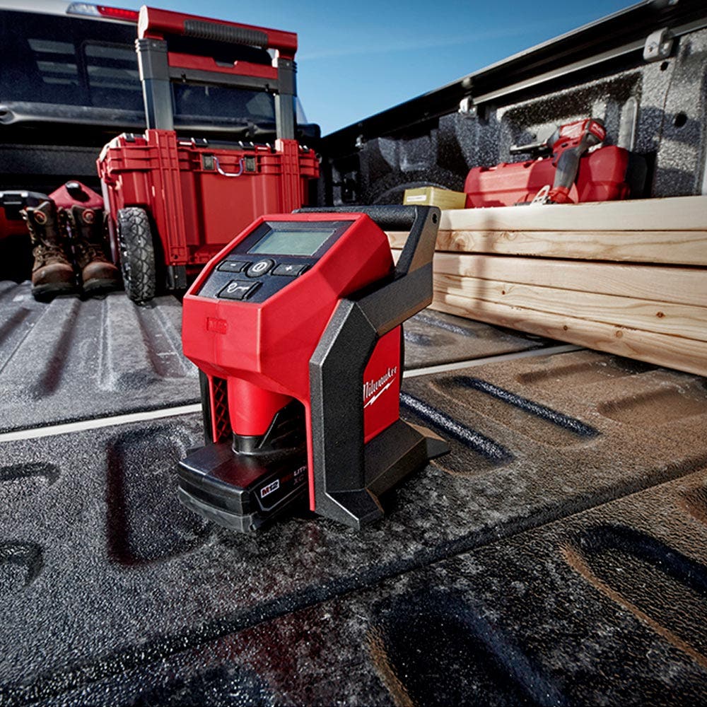 MILWAUKEE 12V Compact Inflator Skin M12BI-0