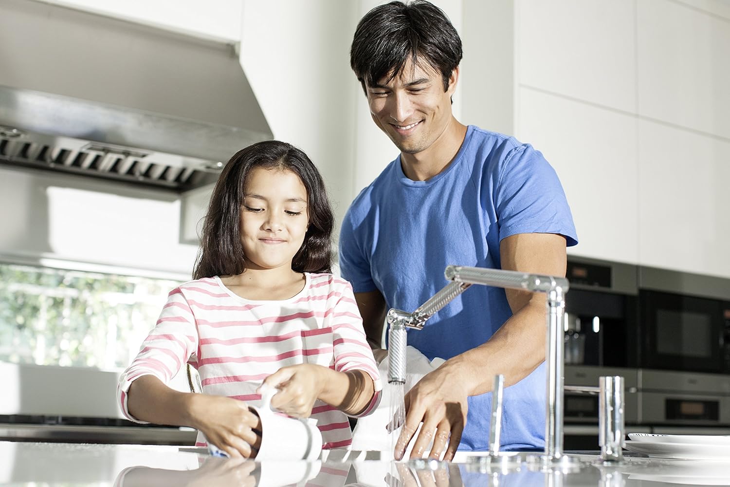 Bosch Electric Mini-Tank Water Heater Tronic 3000 T 7-Gallon (ES8) - Eliminate Time for Hot Water - Shelf, Wall or Floor Mounted